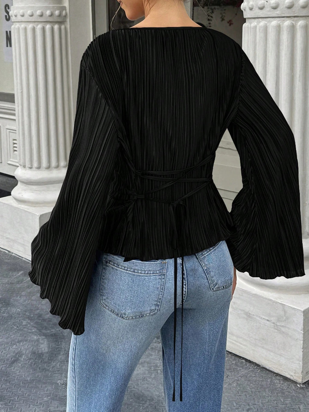 Waist-Cinching Pleated Shirt - Casual and Elegant