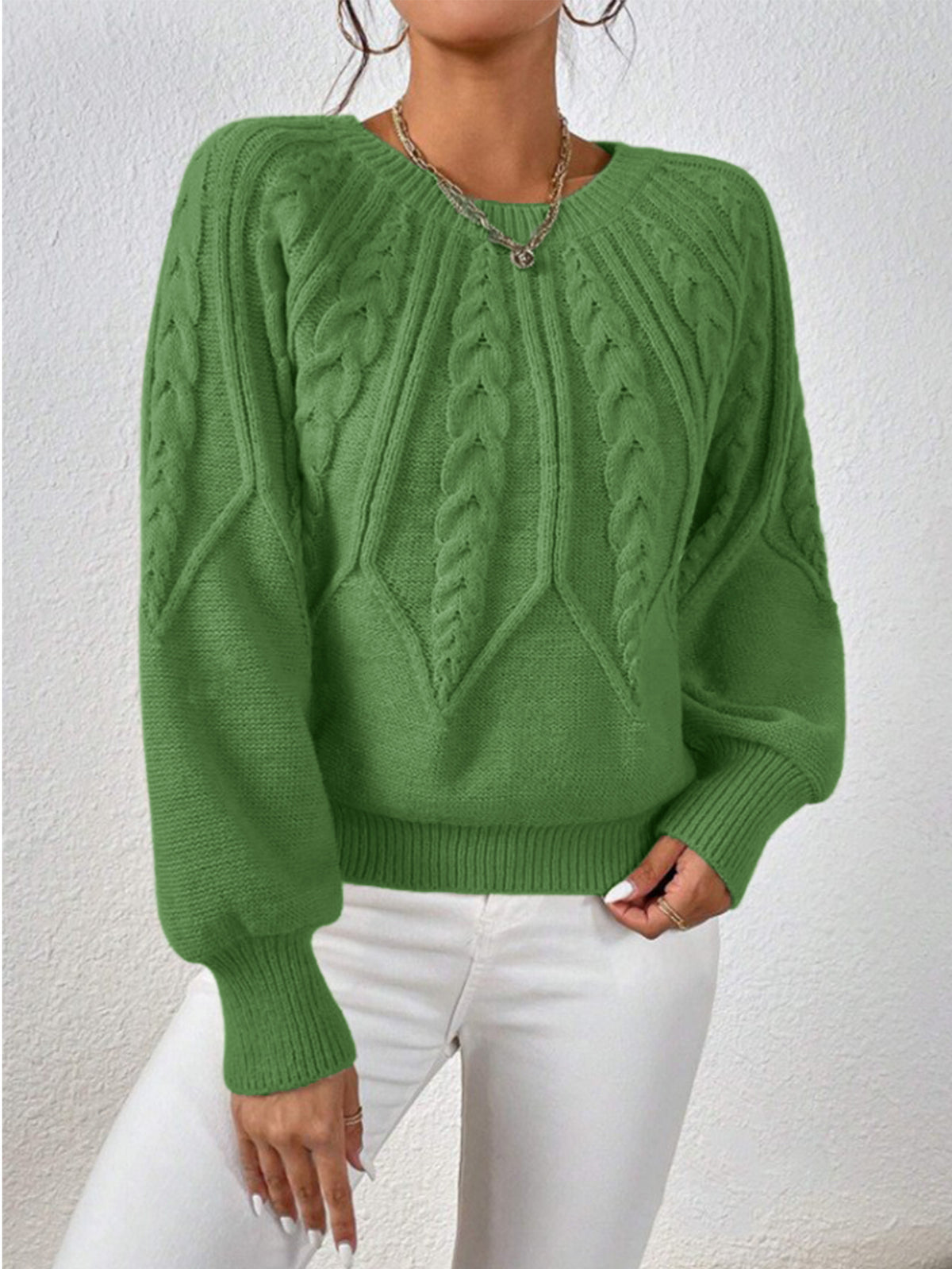 Women’s Cable-Knit Crewneck Sweater - Soft and Versatile