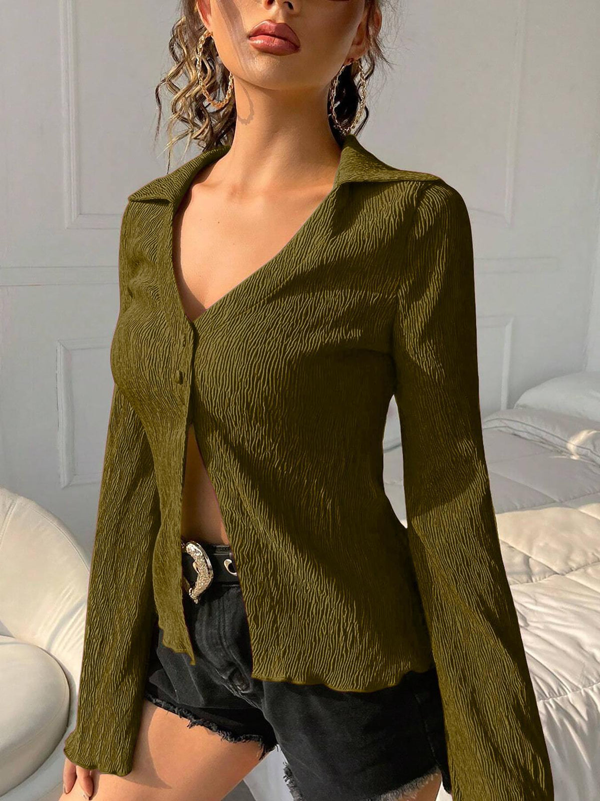 Retro Close-Knit Long-Sleeve Top - Soft and Easy