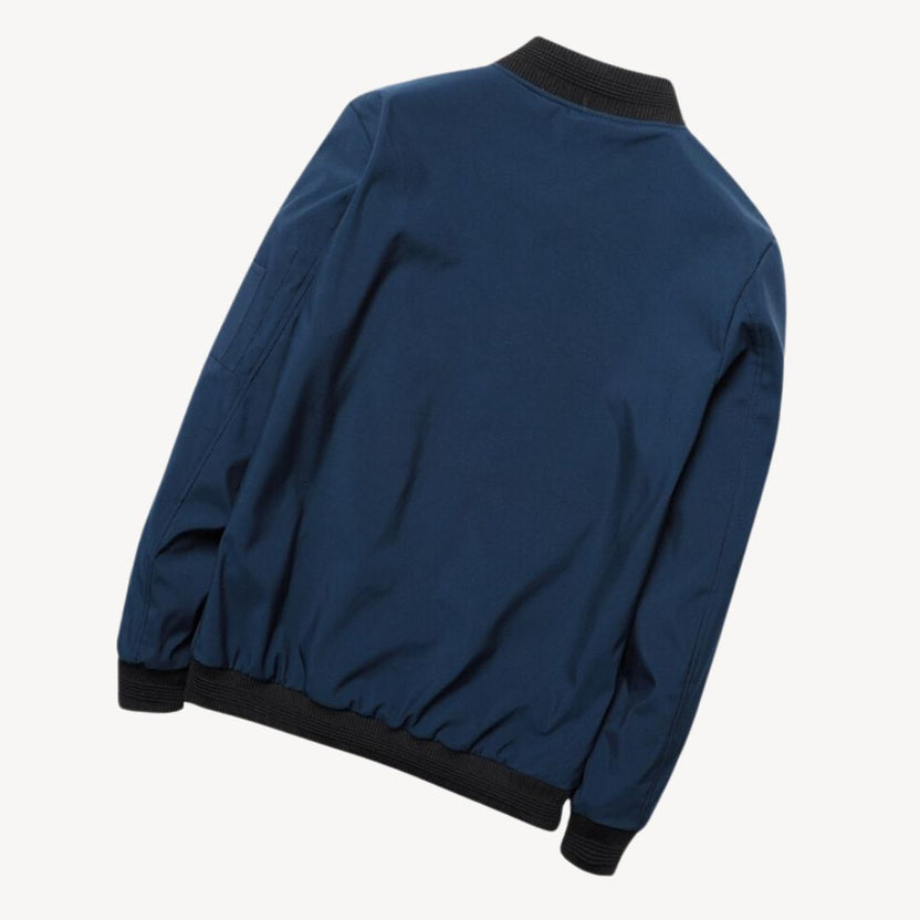 Men's zip-up bomber jacket featuring contrast details, designed for a stylish and modern look, perfect for casual outings and layered outfits. 6